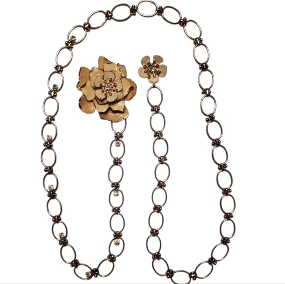 White House Black Market Silver Chain Belt Ivory Enamel Flower Detail Size XS/S - Picture 8 of 10